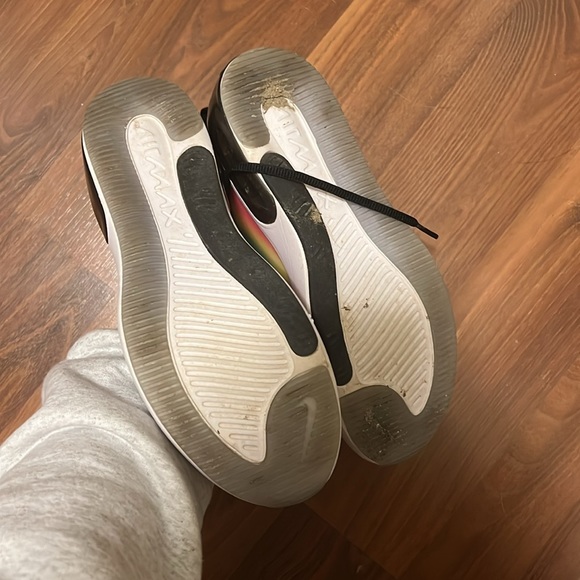 Women’s Nike shoes - Picture 3 of 4